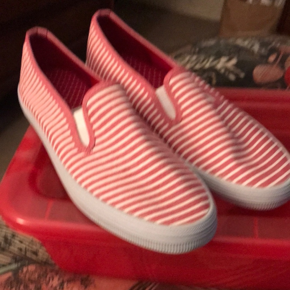 Women’s Slip-On Canvas Sneakers in Red Stripe